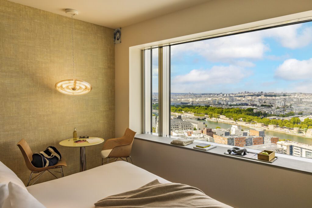 Chambre_TOOHotel_Vue_Seine.jpg