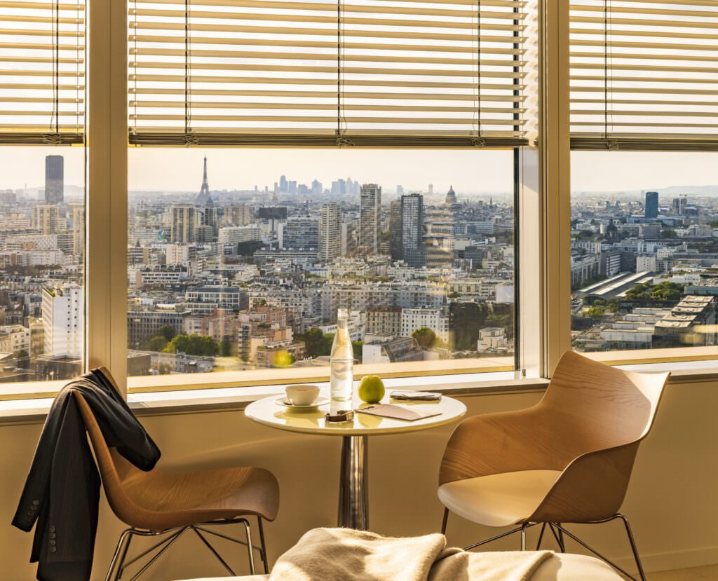 Suite_panoramique_vue_tour_eiffel (4) starck