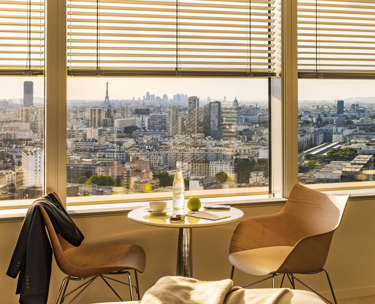 Suite_panoramique_vue_tour_eiffel (4) starck