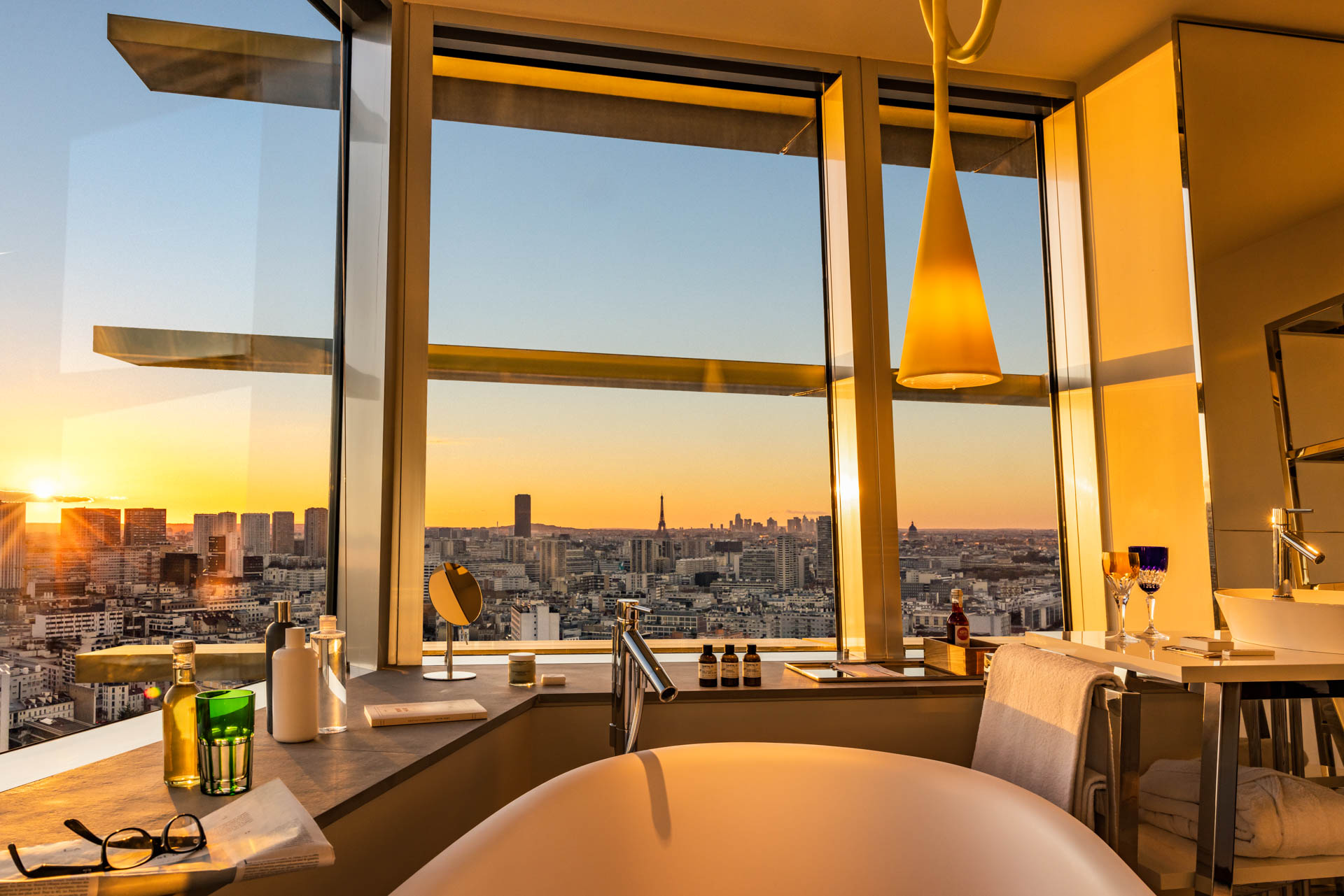 TOO_Hotel_Suite_Bathroom_Panoramique