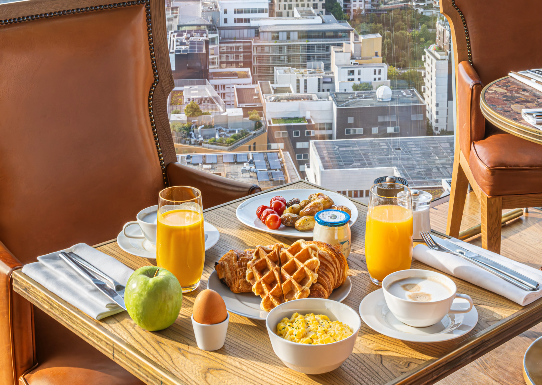 Sunday brunch with panoramic view at the TOO Restaurant Paris
